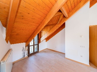Edificio de viviendas en construcción en Esposa 68