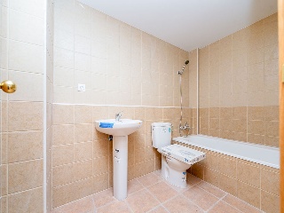 Edificio de viviendas en construcción en Esposa 108