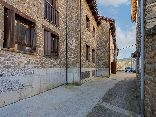 Edificio de viviendas en construcción en Esposa 128