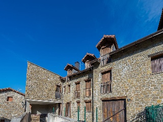 Edificio de viviendas en construcción en Esposa 129