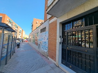 Local en C/ Ricardo Ortiz, Madrid  4