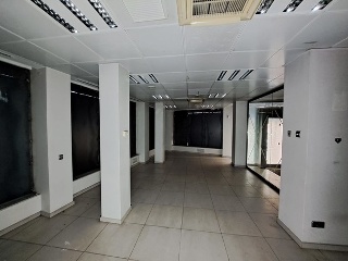 Local en C/ Ricardo Ortiz, Madrid  13