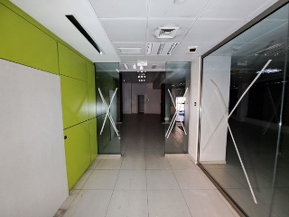 Local en C/ Ricardo Ortiz, Madrid  17