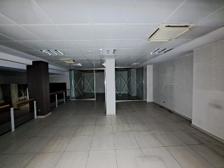 Local en C/ Ricardo Ortiz, Madrid  18