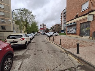 00401-0001 12