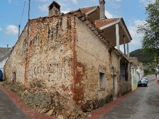 05886-0001 3
