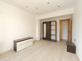 Piso en C/ Montero Ríos 9