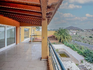 Chalet Adosado situado en 	Las Palmas de Gran Canaria 21