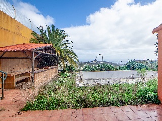 Chalet Adosado situado en 	Las Palmas de Gran Canaria 23