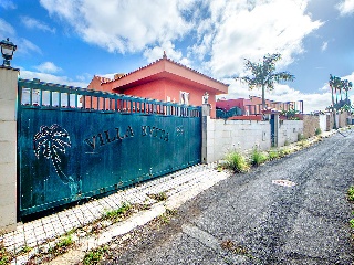 Chalet Adosado situado en 	Las Palmas de Gran Canaria 26