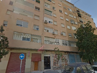 Local en venta en Valencia de 70  m²