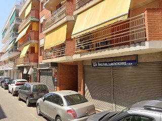 Local en venta en Pineda De Mar de 85  m²