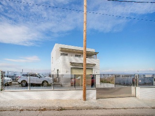 Chalet asilado en C/ Isard 18