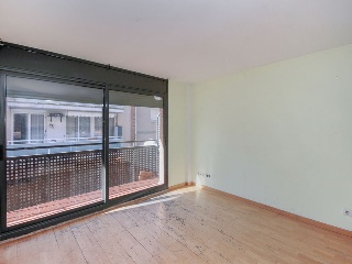 Pisos, dúplex y garajes en C/ Rafael de Casanovas, Badalona (Barcelona) 3