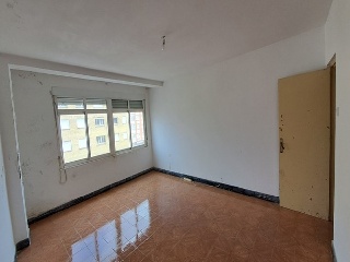 Avenida Pias 21  Escalera 1 Planta 3 Puerta A 6