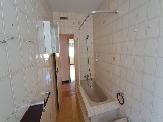 Avenida Pias 21  Escalera 1 Planta 3 Puerta A 8