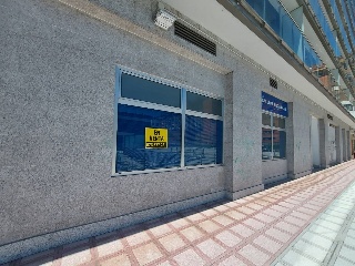 Local en venta en Oviedo de 247  m²