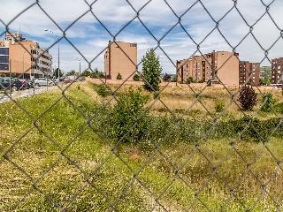 Suelo urbano en C/ María Luisa Menéndez Calleja 25