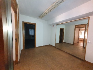 Local en C/ Constitución - Segovia - 9