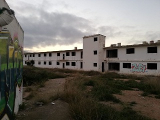Terreno rústico con edificación en Catadau - Valencia -  2