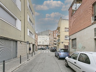 Edificio de viviendas y garajes en C/ Roca i Roca - Terrassa - 3
