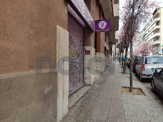 Local en venta en Terrassa de 72  m²