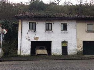 Piso en venta en Oviedo de 94  m²