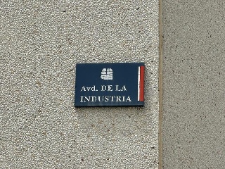 INDUSTRIA, DE LA 13