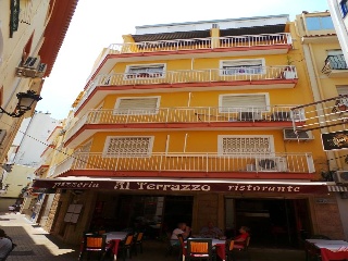 Local en venta en Benidorm de 90  m²