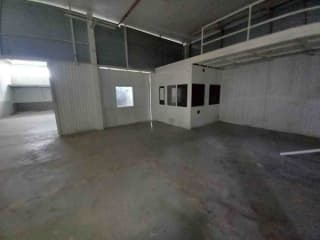 Nave industrial situada en Abrera 13