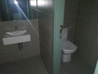 Local comercial en C/ Saavedra Fajardo, Madrid 12