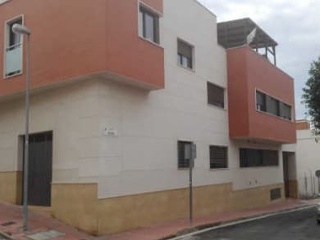 Piso en venta en Almería de 66  m²