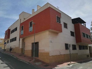Piso en venta en Almería de 90  m²