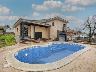 Chalet independiente en C/ Canigó - Urb Llac del Cigne -  Caldes de Malavella 32