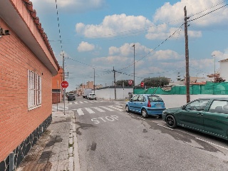 Casa Adosada en C/ Alcubierre, Reus (Tarragona) 28