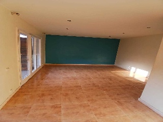 Piso en C/ Atlántida, Girona 2