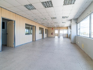 Nave industrial en C/ Poseidón, Meco (Madrid) 74