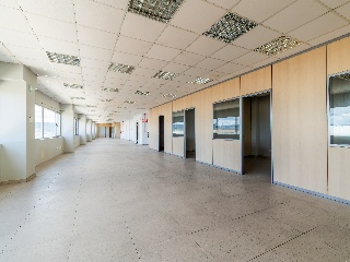 Nave industrial en C/ Poseidón, Meco (Madrid) 77