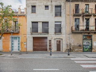 Casa adosada en C/ Major - Salt - Girona 2