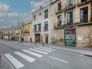 Casa adosada en C/ Major - Salt - Girona 33