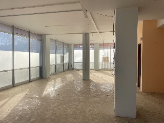 Local en C/ Port Lligat 8