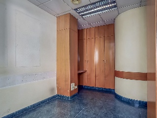 Local comercial en Santa Coloma de Gramenet (Barcelona) 25