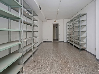 Local comercial en Santa Coloma de Gramenet (Barcelona) 27