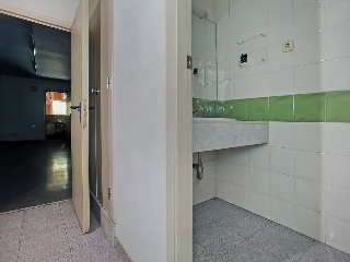 Local comercial en Santa Coloma de Gramenet (Barcelona) 30