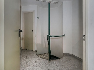 Local comercial en Santa Coloma de Gramenet (Barcelona) 31