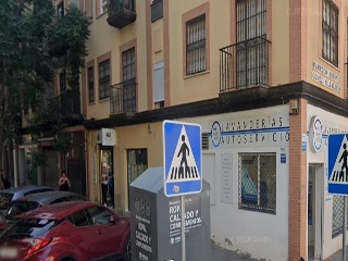 Local en C/ Jose María de Pereda, Sevilla 5