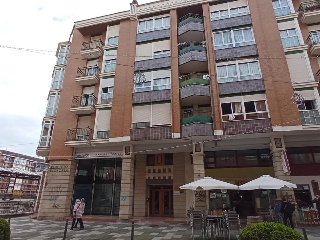 Constitucion (De La) 13
