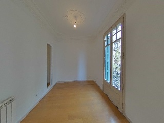 Piso en venta en Barcelona de 121  m²