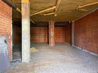 Local comercial en C/ Nalón - Villaquilambre - León 2