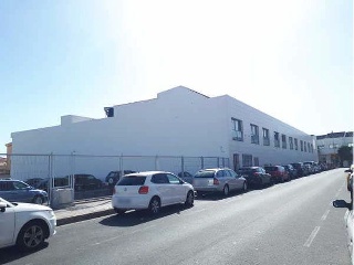 Oficina y plazas de garaje en C/ Perojo 2